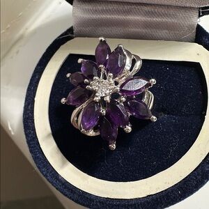 Ladies Cocktail Ring Purple Stone on Silvertone Setting. Size 7 1/2 Like New
